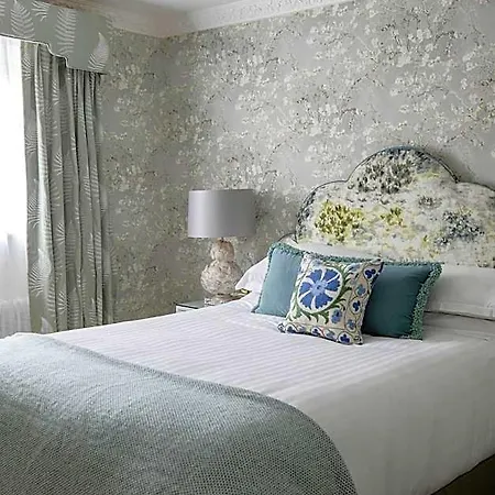 The Station House 3*